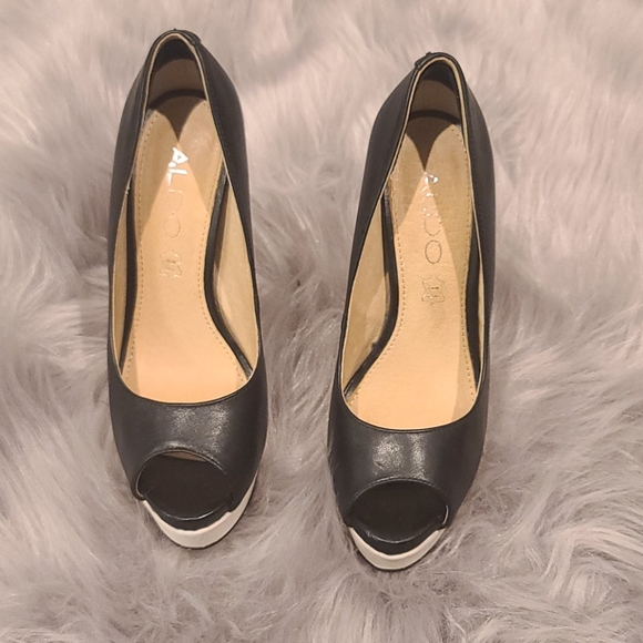 Open toe black and white heels - Picture 2 of 4